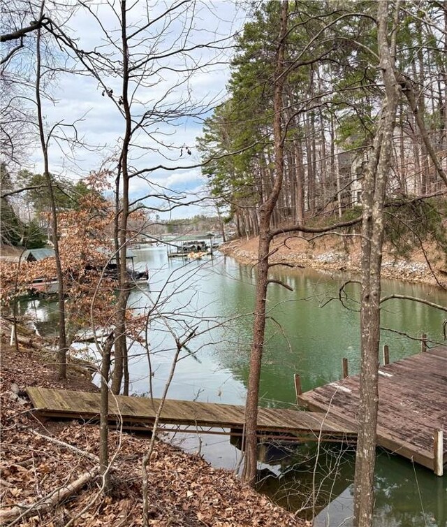 110 Shelter Cove Dr, Seneca, SC 29672