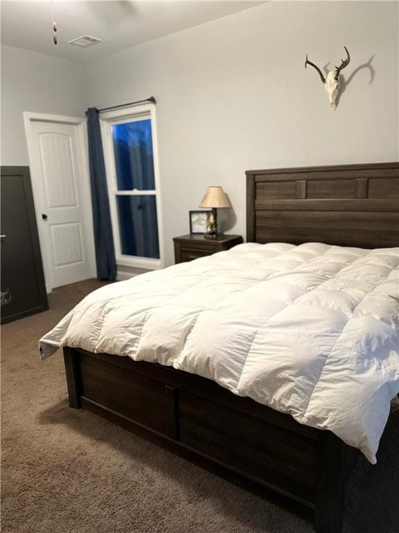 bedroom with carpet flooring