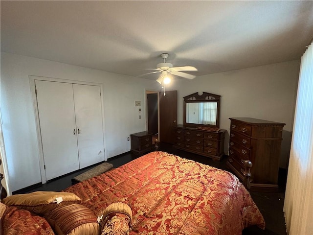 bedroom featuring a closet and ceiling fan