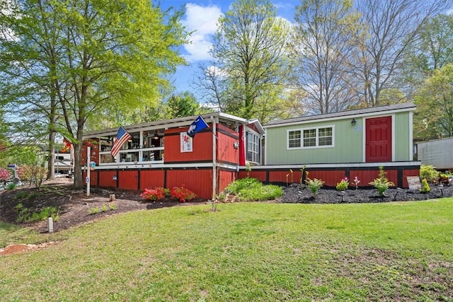 215 Newbury Cir, Westminster, SC 29693 - rear view of property featuring a yard