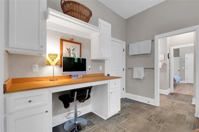 101 Cabernet Way, Travelers Rest, SC 29690 - home office with built in desk and baseboards