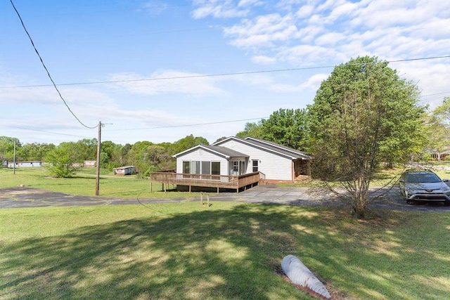 221 Lakeview Dr, Liberty, SC 29657 - bungalow-style house with a front lawn and a deck