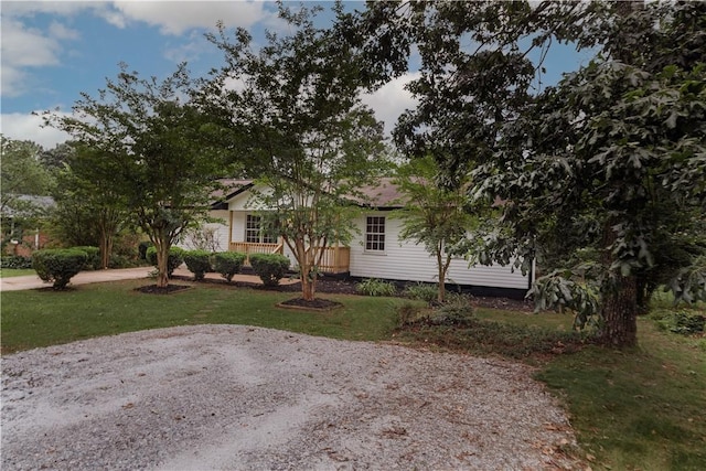 1004 Gilreath Rd, Anderson, SC 29621 - view of front of house with a front lawn