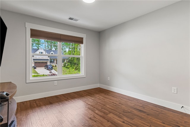 604 Robin Hood Ln, Anderson, SC 29621 - empty room featuring baseboards, hardwood / wood-style floors, and visible vents