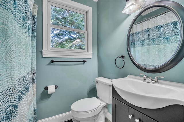 322 Whitehall Rd, Anderson, SC 29625 - full bathroom featuring baseboards, vanity, and toilet