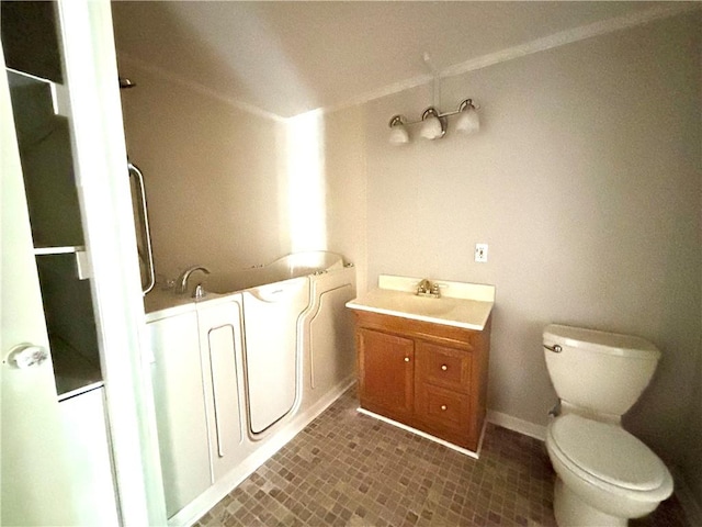 5192 Davis Cir, Anderson, SC 29625 - full bath featuring toilet, vanity, a bath, and baseboards