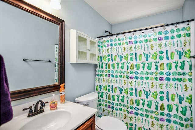 103 Mar Mac Rd, Anderson, SC 29626 - full bathroom featuring toilet, vanity, and a shower with curtain