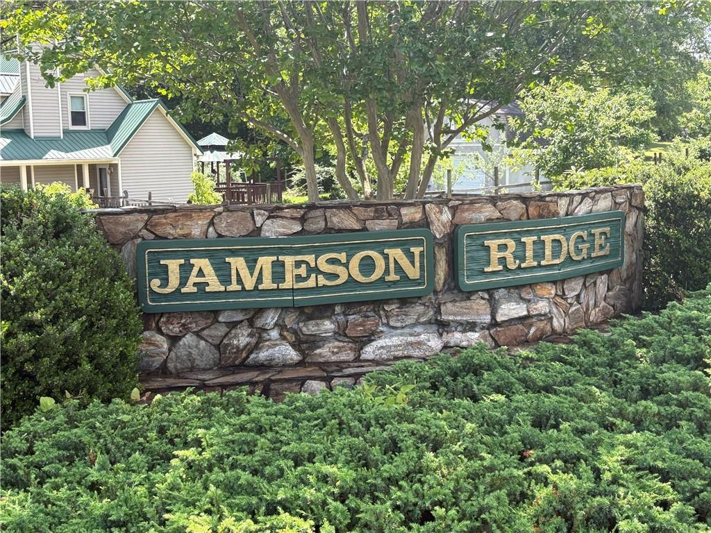 410 Hamilton Forest Dr, Easley, SC 29640 - photo 2