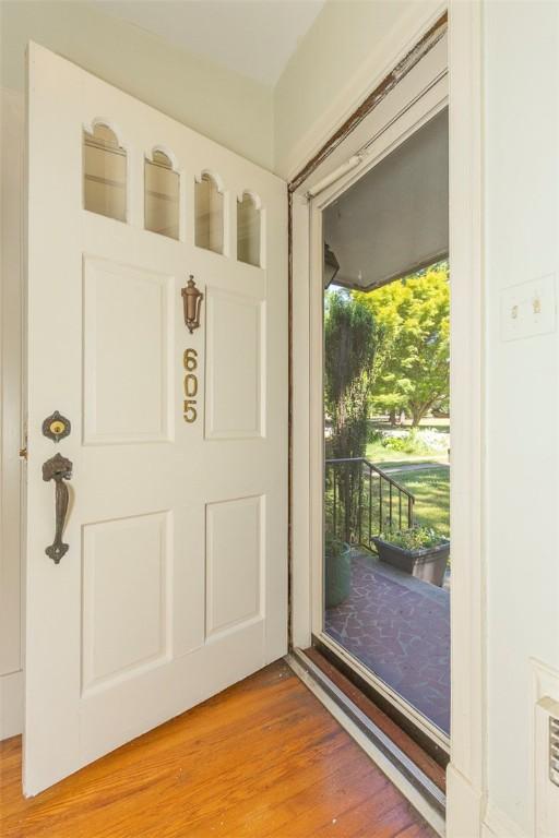 605 Boulevard, Anderson, SC 29621 - entryway featuring light wood-style flooring