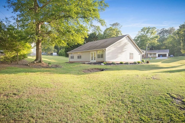 111 Coachman Ct, Anderson, SC 29625 - rear view of property featuring a yard
