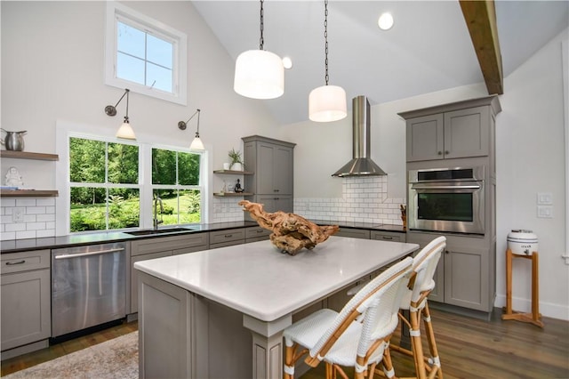 224 Edgewood Dr, Seneca, SC 29678 - kitchen with open shelves, stainless steel appliances, gray cabinets, dark wood-style floors, and backsplash