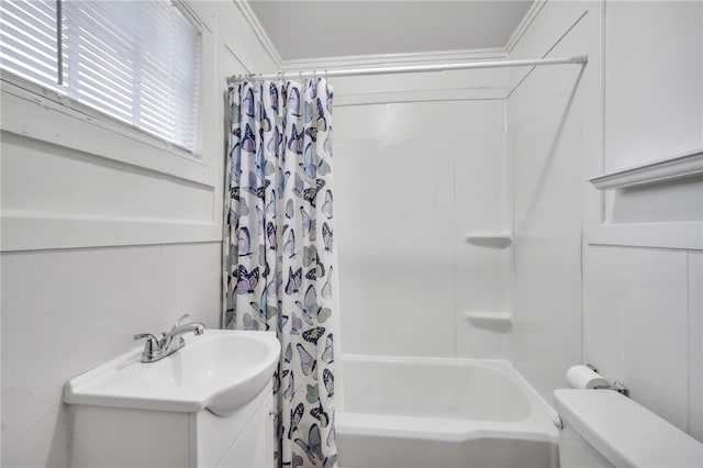 60 N Humphrey St, Inman, SC 29349 - full bathroom with toilet, shower / tub combo, and vanity