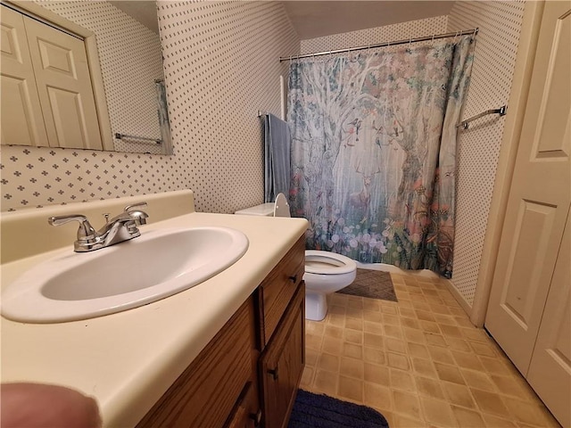 407 Northlake Dr, Anderson, SC 29625 - bathroom with vanity, wallpapered walls, toilet, and a shower with curtain