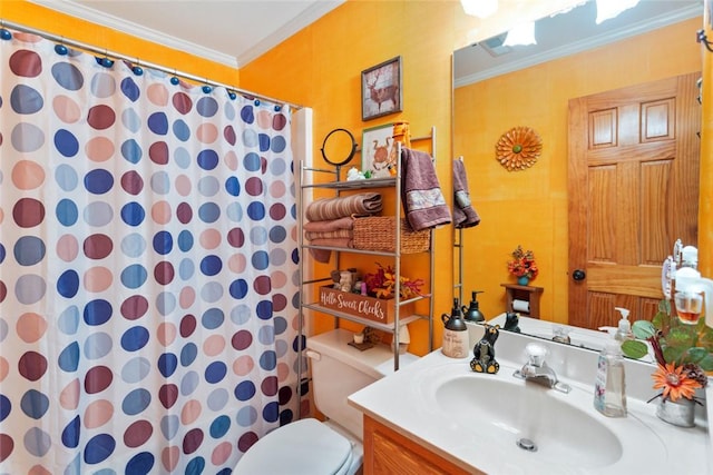 310 Fernwood Dr, Salem, SC 29676 - full bath featuring toilet, vanity, crown molding, and a shower with curtain