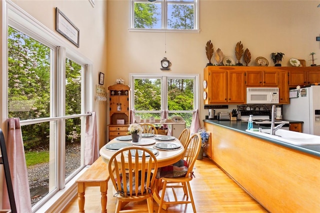 310 Fernwood Dr, Salem, SC 29676 - dining area with a high ceiling and light wood finished floors