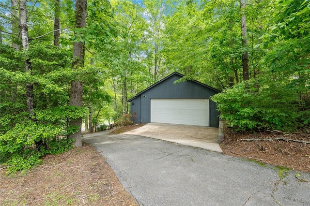 view of detached garage