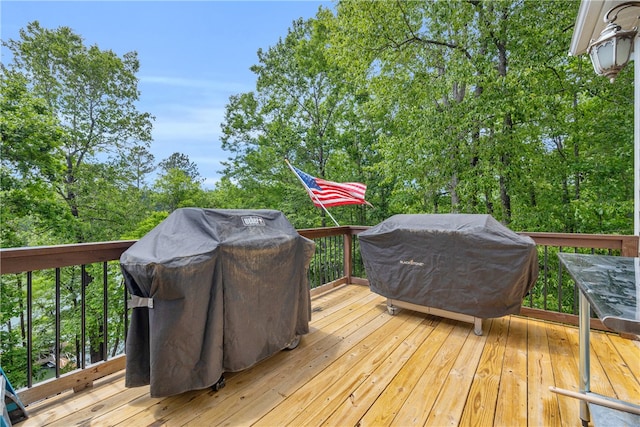 117 W Waters Edge Ln, West Union, SC 29696 - deck with a grill