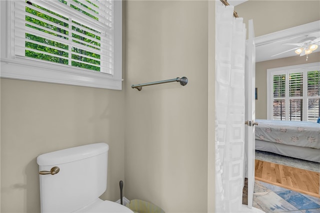 117 W Waters Edge Ln, West Union, SC 29696 - full bath featuring toilet, ensuite bath, ceiling fan, and a shower with curtain