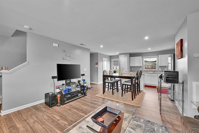 145 Queens Mill Ct, Pendleton, SC 29670 - living room featuring light wood finished floors, recessed lighting, and baseboards