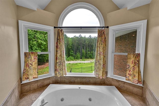 1208 Marett Rd, Pendleton, SC 29670 - bathroom featuring a jetted tub and vaulted ceiling