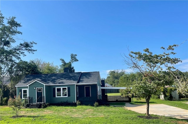 403 E S 5th St, Seneca, SC 29678 - view of front facade with a front lawn and a chimney