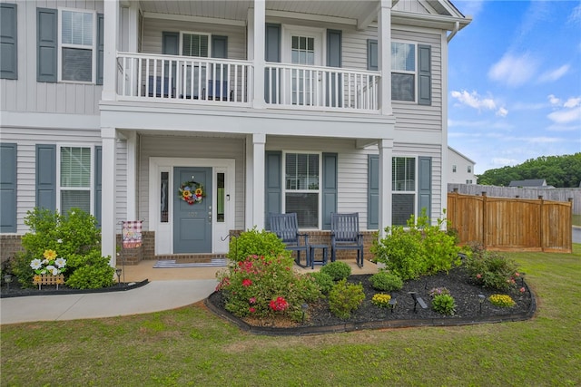 400 N Oak Crest Dr, Belton, SC 29627 - view of front of home with a balcony and a porch