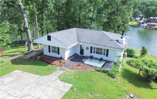 504 Suttles Landing Rd, Iva, SC 29655 - single story home featuring a water view, a front yard, stucco siding, and a shingled roof