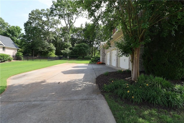 122 Langwell Dr, Anderson, SC 29621 - view of side of home with driveway and view of scattered trees