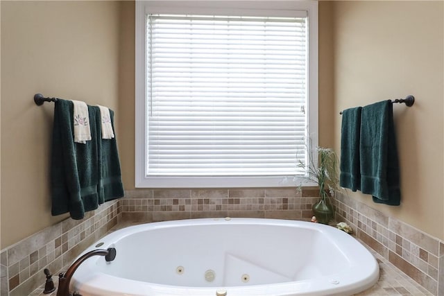 122 Langwell Dr, Anderson, SC 29621 - full bathroom featuring a jetted tub