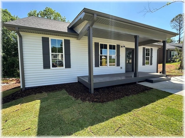 190 Jefferson Pl, Walhalla, SC 29691 - back of house featuring a porch, a yard, and a shingled roof
