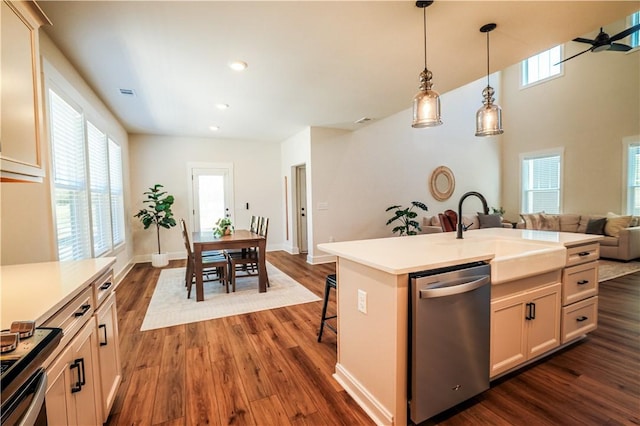 117 Founders Blvd, Central, SC 29630 - kitchen with dishwasher, a sink, dark wood-type flooring, hanging light fixtures, and light countertops