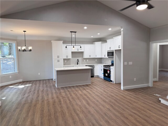 629 Mountain View Rd, Williamston, SC 29697 - kitchen featuring stainless steel appliances, a sink, ornamental molding, a kitchen island, and ceiling fan