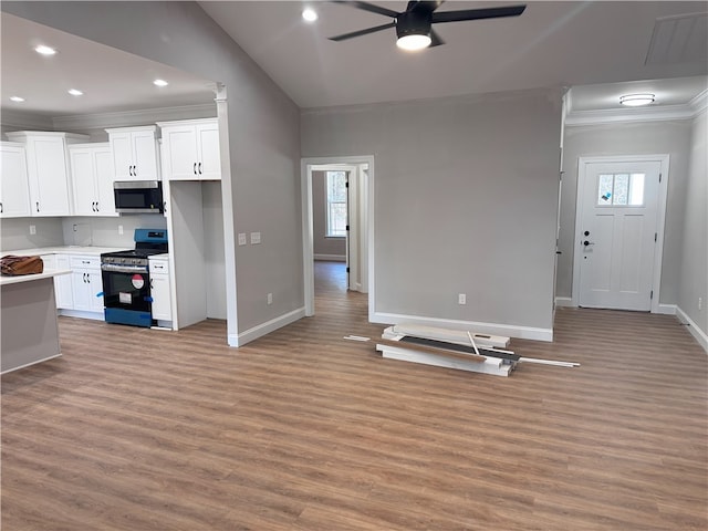629 Mountain View Rd, Williamston, SC 29697 - kitchen featuring stainless steel appliances, ceiling fan, healthy amount of natural light, baseboards, and crown molding