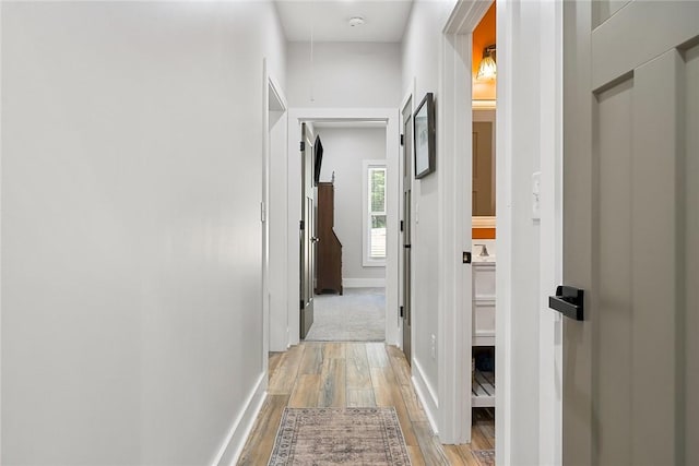 100 Grandview Dr, Anderson, SC 29625 - hall featuring light wood finished floors and baseboards