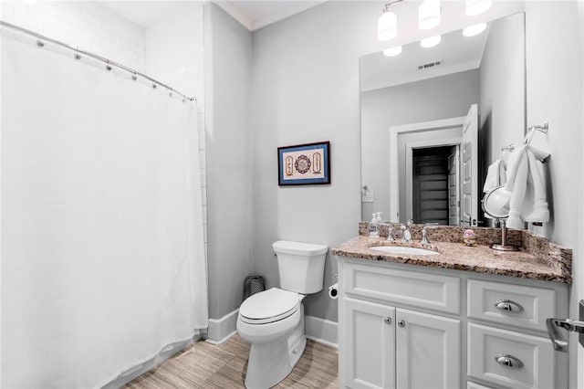 251 Settlement Blvd, Sunset, SC 29685 - full bath with vanity, toilet, baseboards, and a shower with curtain