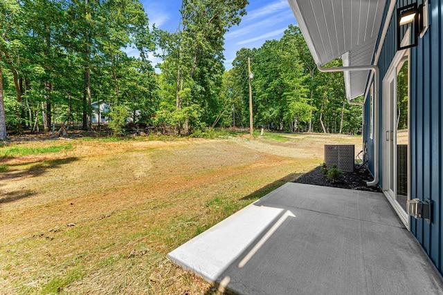 100 Plum Ct, Westminster, SC 29693 - view of green lawn featuring a patio area