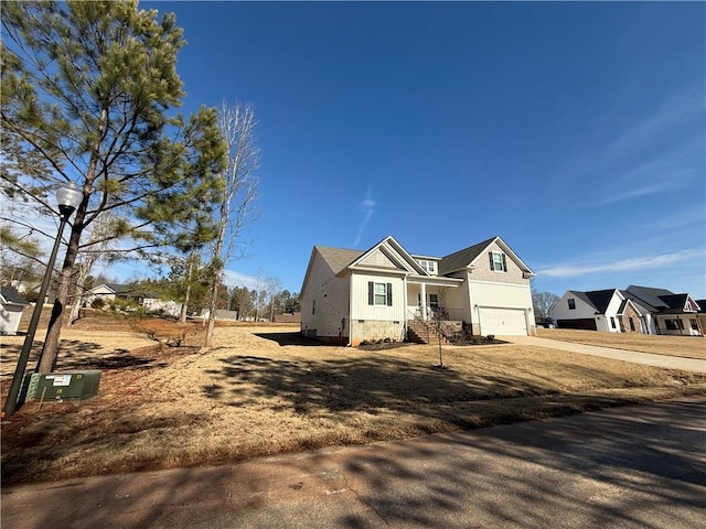 479 Twin View Dr, Westminster, SC 29693 - view of front of house featuring a garage and driveway