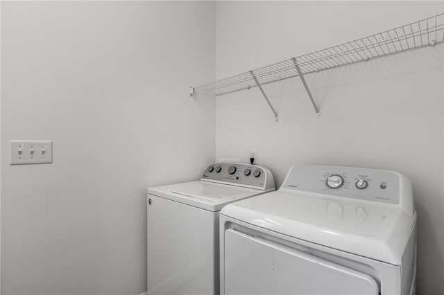 3401 Old Buncombe Rd, Greenville, SC 29617 - laundry area featuring independent washer and dryer