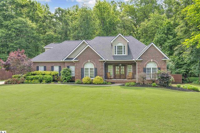 120 Red Maple Cir, Easley, SC 29642 - view of front of property with brick siding and a front lawn