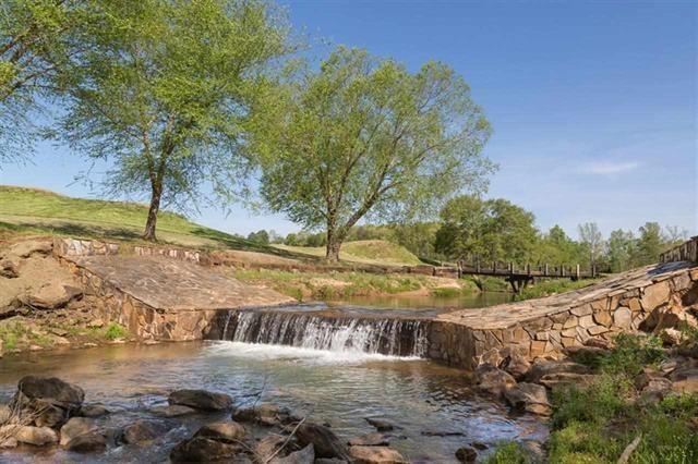 1029 Cross Creek Dr, Seneca, SC 29678 - water view