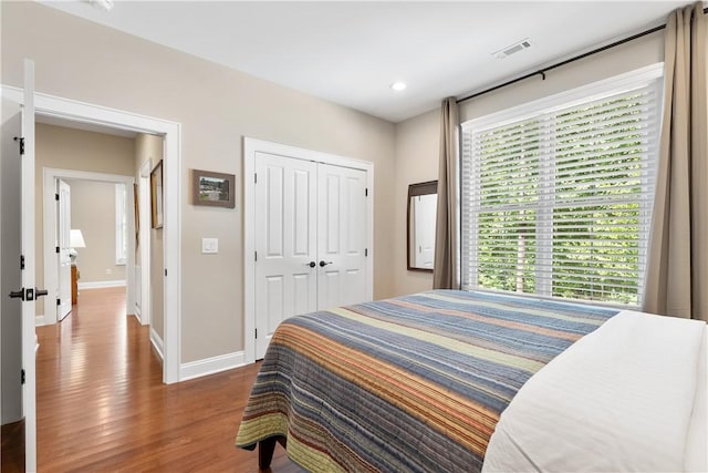803 Gate View Ct, Seneca, SC 29672 - bedroom with wood finished floors, baseboards, a closet, and recessed lighting