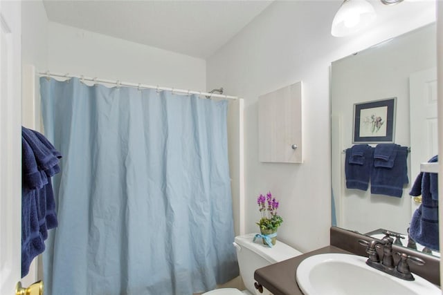 802 Pebble Ln, Anderson, SC 29621 - full bath with toilet, vanity, and curtained shower