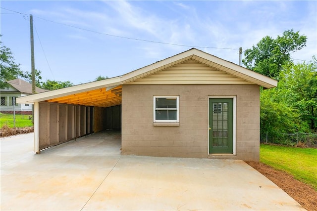 1316 E S 6th St, Seneca, SC 29678 - view of outbuilding featuring concrete driveway