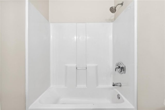 1316 E S 6th St, Seneca, SC 29678 - full bath featuring washtub / shower combination