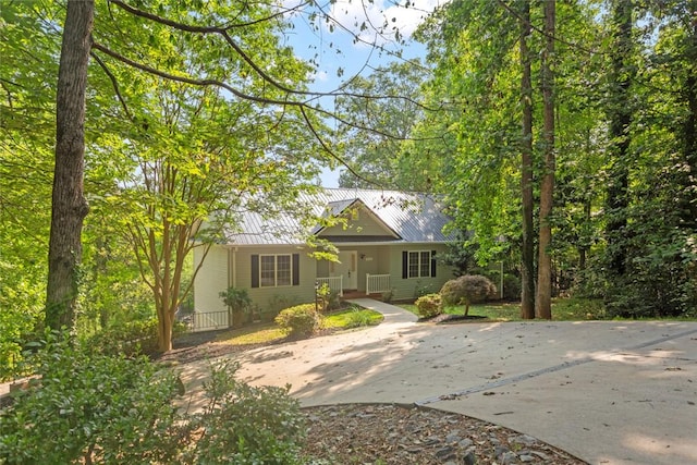 204 Lakeside Dr, Walhalla, SC 29691 - ranch-style house featuring metal roof