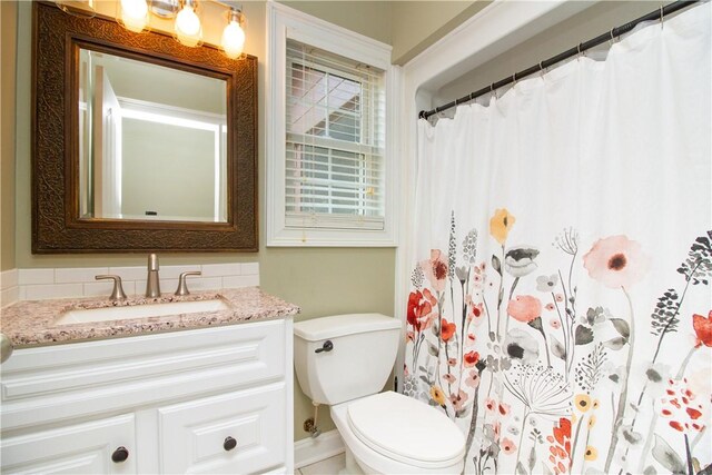 104 Tinsley Dr, Anderson, SC 29621 - full bath with vanity, toilet, and curtained shower