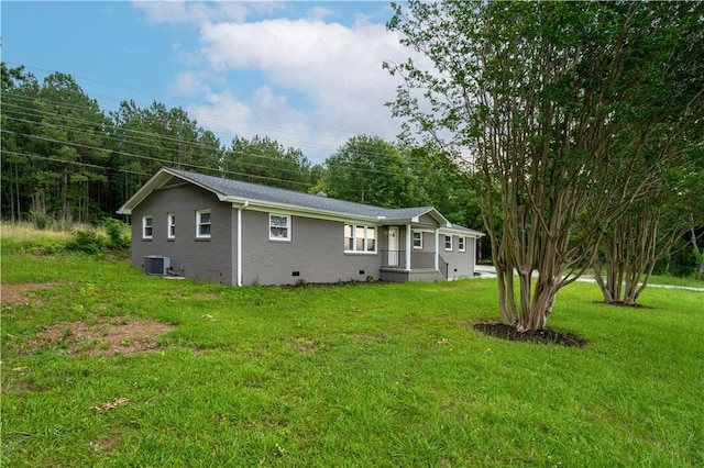 509 Old Clemson Hwy, Seneca, SC 29672 - view of front of home with cooling unit, crawl space, and a front lawn
