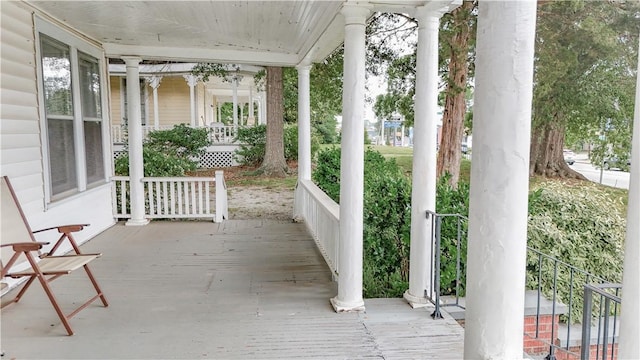 206 W N 1st St, Seneca, SC 29678 - view of wooden porch