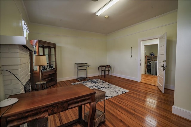 206 W N 1st St, Seneca, SC 29678 - sitting room with crown molding, wood finished floors, and baseboards