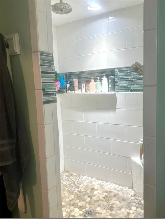 125 Brookwood Rd, Seneca, SC 29678 - full bathroom featuring tiled shower